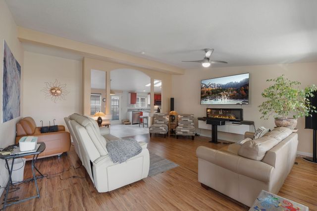 303 Sunrise Bluffs Drive, Belen, NM 87002