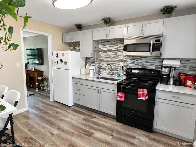 34035 Caseville Court, Westland, MI 48186
