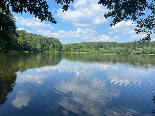 543 Cove Lake Drive, Marble Hill, GA 30148