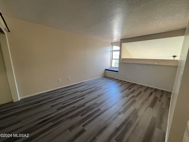 4285 N River Grove Cir Apt 215, Tucson, AZ 85719