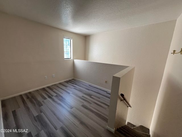 4285 N River Grove Cir Apt 215, Tucson, AZ 85719