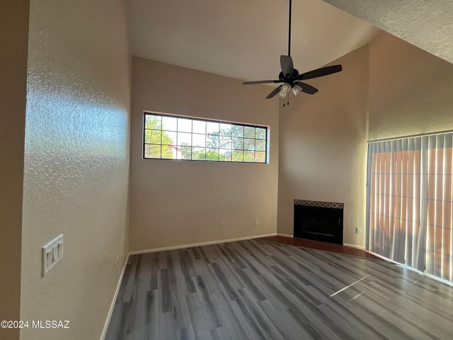 4285 N River Grove Cir Apt 215, Tucson, AZ 85719