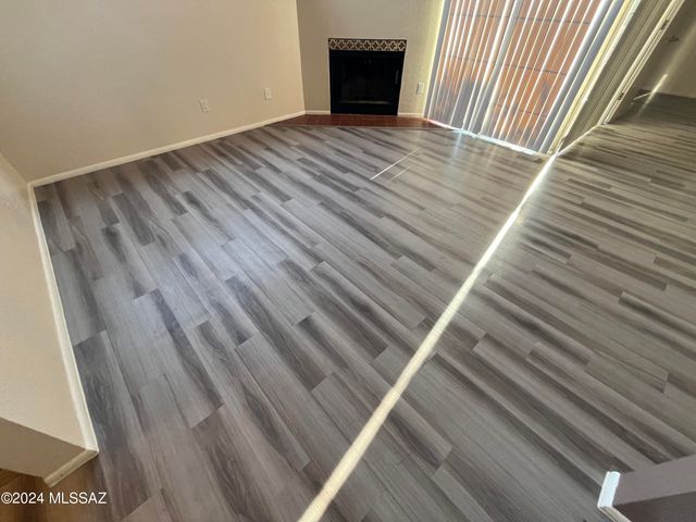 4285 N River Grove Cir Apt 215, Tucson, AZ 85719