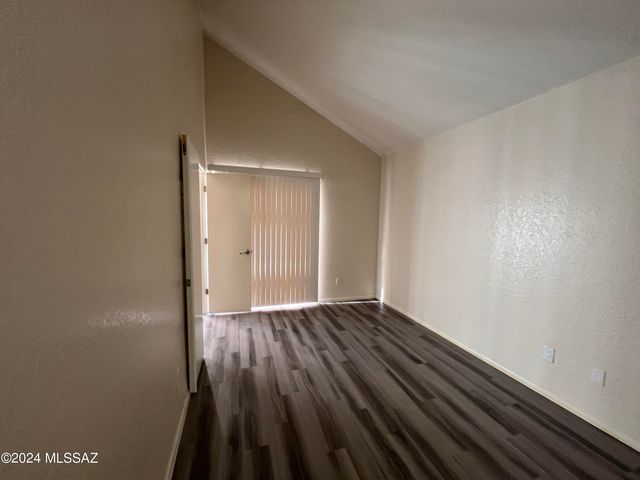 4285 N River Grove Cir Apt 215, Tucson, AZ 85719