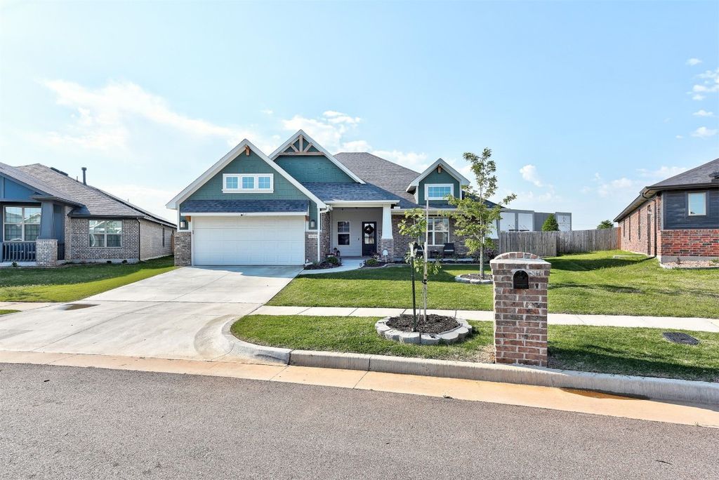 18000 Marea Drive, Edmond, OK 73012
