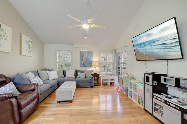 566 FOX PAW TRL TRL, Annapolis, MD 21409