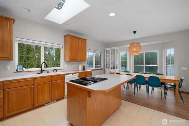 651 E Ballantrae Drive, Shelton, WA 98584