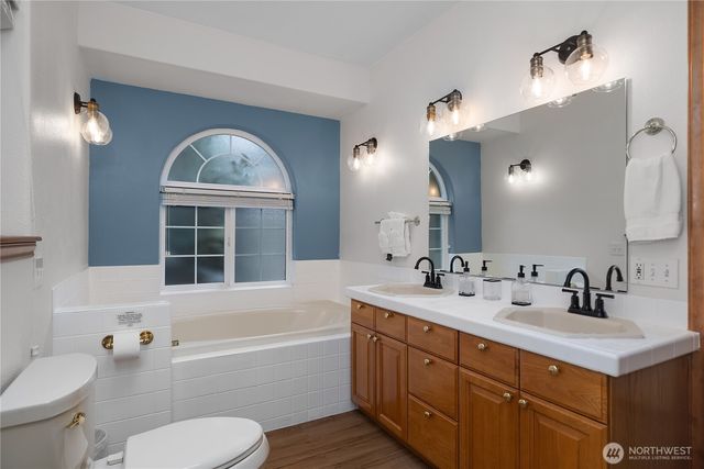 651 E Ballantrae Drive, Shelton, WA 98584