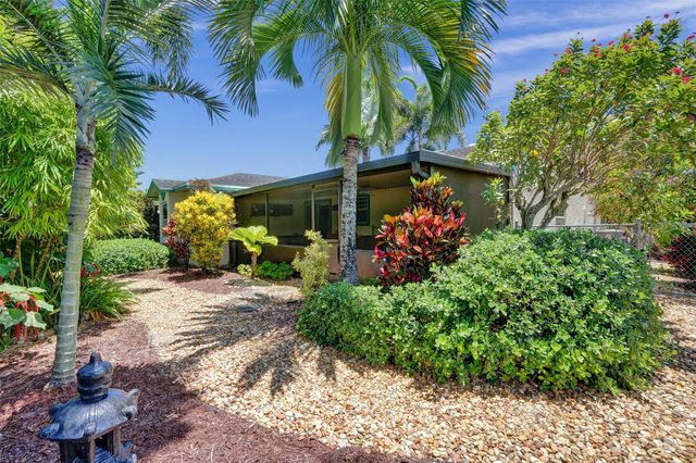 8353 Huntsman Pl, Boca Raton, FL 33433