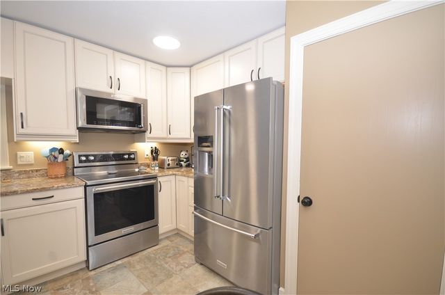 264 High Point Circle, Tallmadge, OH 44278