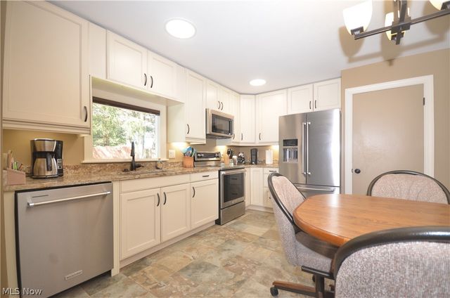 264 High Point Circle, Tallmadge, OH 44278