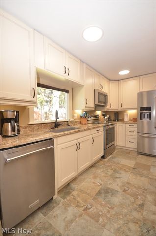 264 High Point Circle, Tallmadge, OH 44278