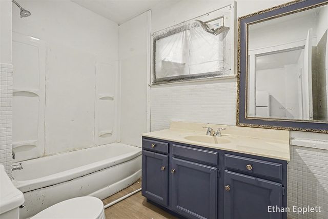 2825 7th Street, Muskegon Heights, MI 49444