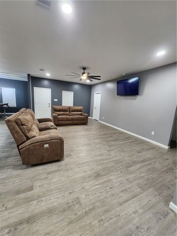 4301 Malvern Street, Bryan, TX 77803