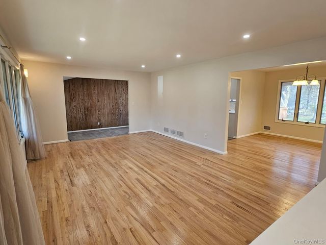 3 Glenbrook Road, Monsey, NY 10952