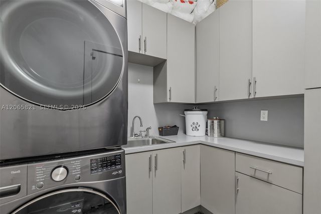 16581 NW 84th Ave, Miami Lakes, FL 33016