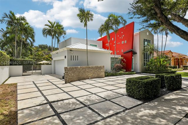 16581 NW 84th Ave, Miami Lakes, FL 33016