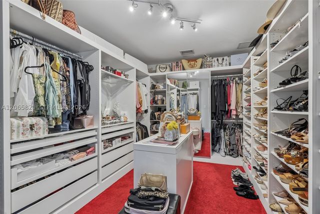 16581 NW 84th Ave, Miami Lakes, FL 33016