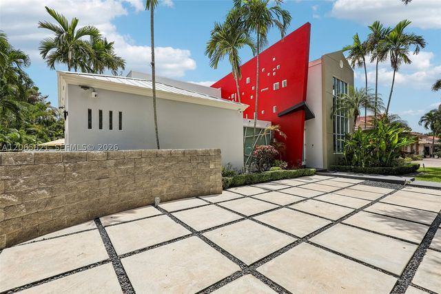 16581 NW 84th Ave, Miami Lakes, FL 33016