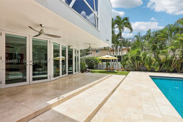 16581 NW 84th Ave, Miami Lakes, FL 33016