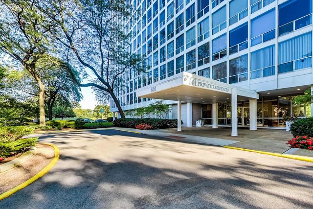 601 E 32nd Street 211, Chicago, IL 60616