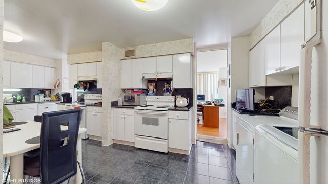 601 E 32nd Street 211, Chicago, IL 60616