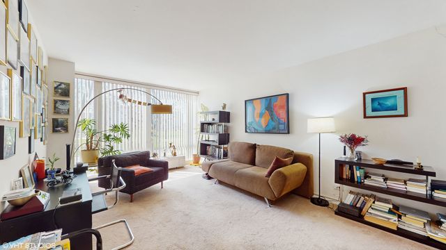 601 E 32nd Street 211, Chicago, IL 60616