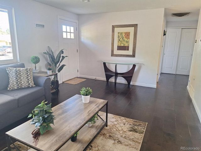 8616 W Utah Avenue, Lakewood, CO 80232