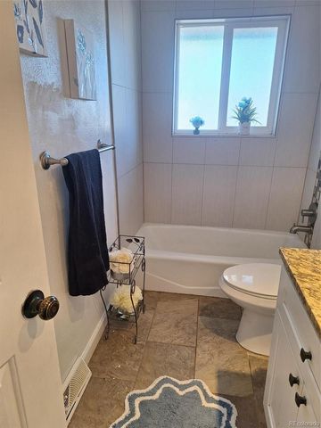 8616 W Utah Avenue, Lakewood, CO 80232