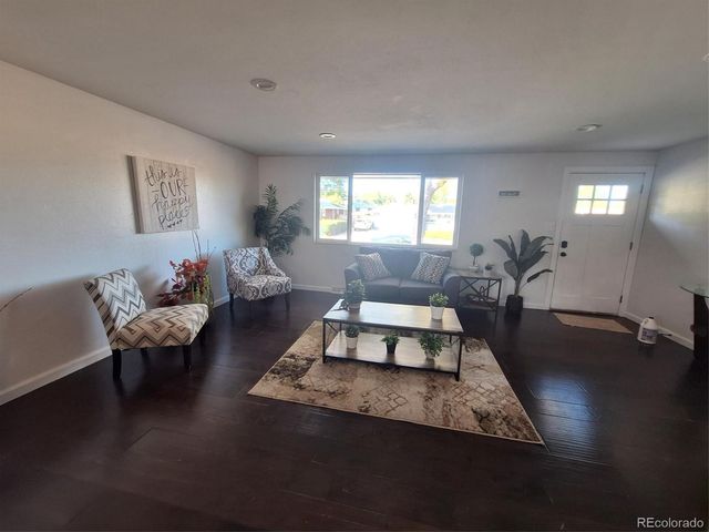 8616 W Utah Avenue, Lakewood, CO 80232