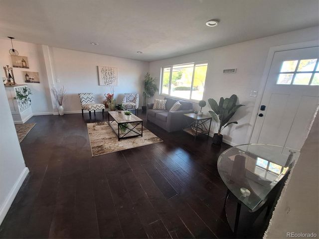 8616 W Utah Avenue, Lakewood, CO 80232