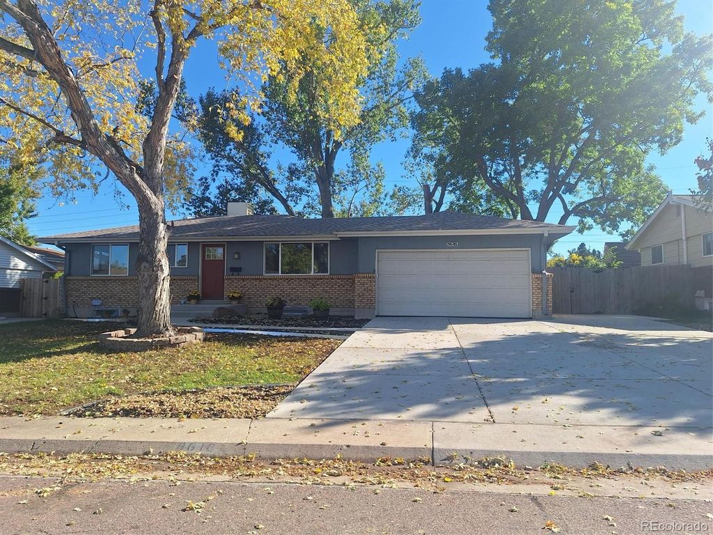 8616 W Utah Avenue, Lakewood, CO 80232
