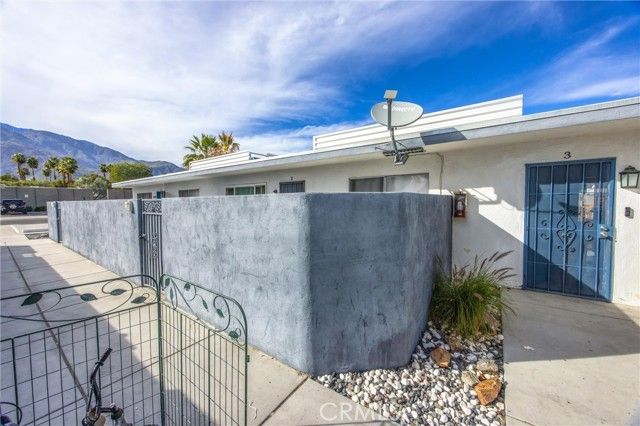 238 S Saturmino, Palm Springs, CA 92262