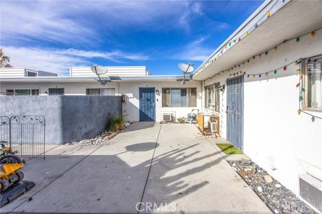 238 S Saturmino, Palm Springs, CA 92262