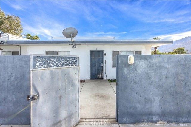 238 S Saturmino, Palm Springs, CA 92262