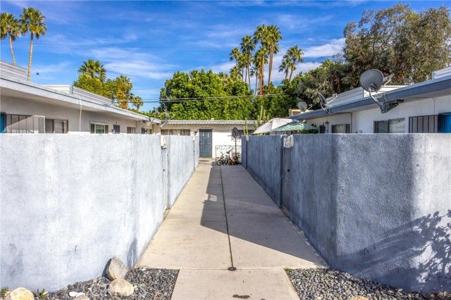 238 S Saturmino, Palm Springs, CA 92262