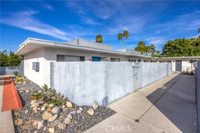 238 S Saturmino, Palm Springs, CA 92262
