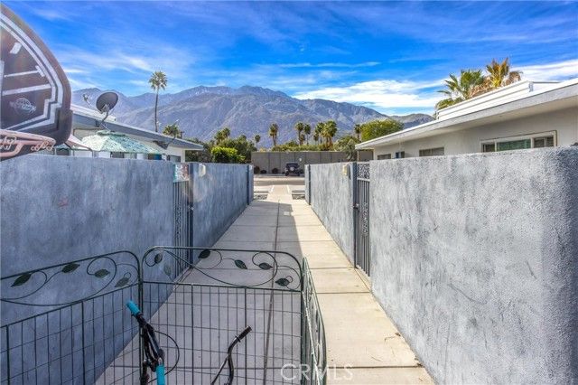 238 S Saturmino, Palm Springs, CA 92262