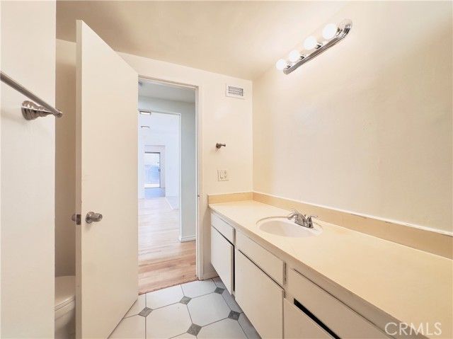 3424 Lambeth Street, Los Angeles, CA 90027