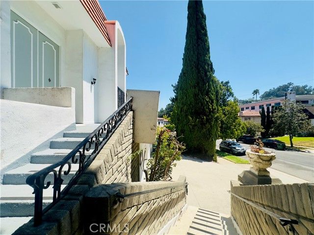 3424 Lambeth Street, Los Angeles, CA 90027