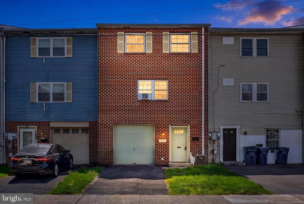 267 PENN ST, Highspire, PA 17034