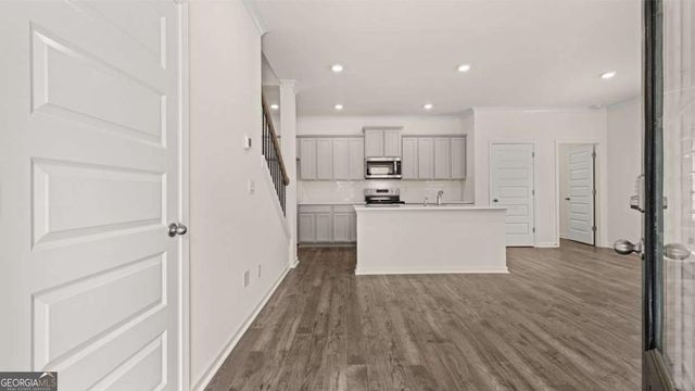 560 SILVER MOON Drive, Loganville, GA 30052