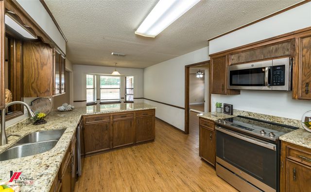 9916 Beaver Creek Drive, Shreveport, LA 71106