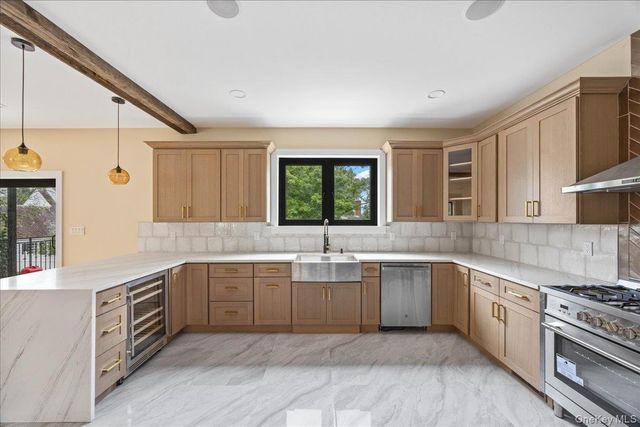 631 N Broadway, Yonkers, NY 10701
