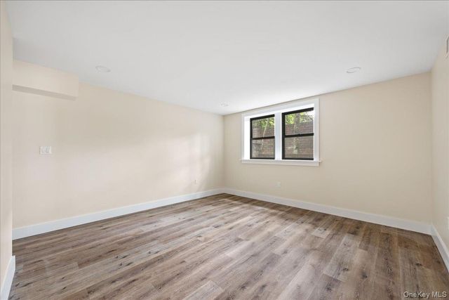 631 N Broadway, Yonkers, NY 10701