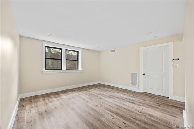631 N Broadway, Yonkers, NY 10701