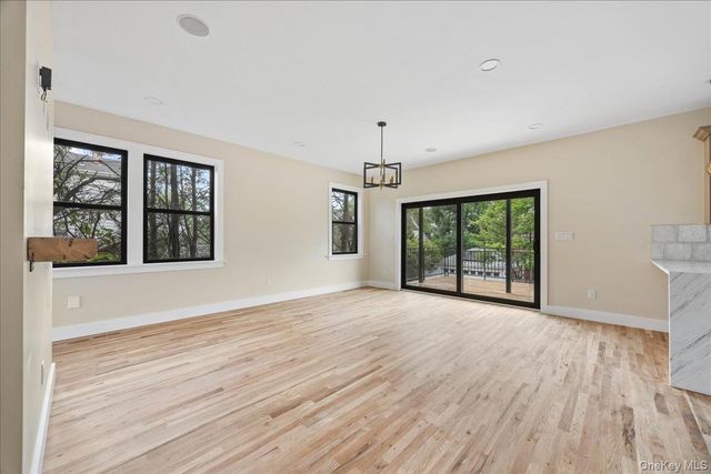 631 N Broadway, Yonkers, NY 10701