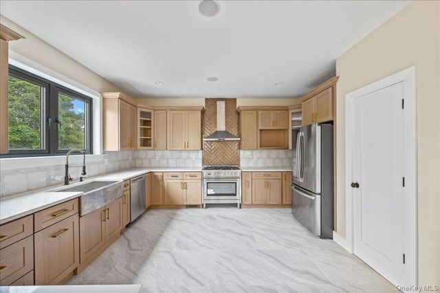 631 N Broadway, Yonkers, NY 10701