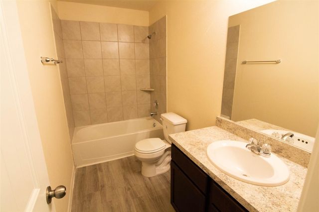 301 N Meadows Drive, Willis, TX 77378