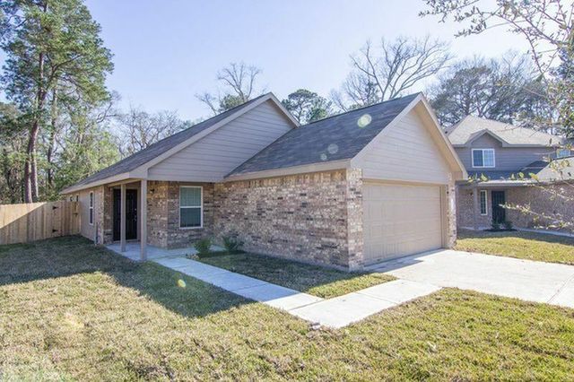 301 N Meadows Drive, Willis, TX 77378